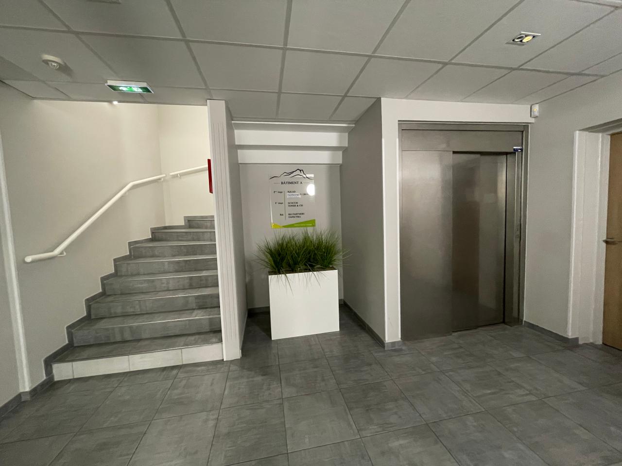Bureau Aix-en-Provence 301m² Location bureau Aix-en-Provence Bouches-du-Rhône OLBUR2530639 9
